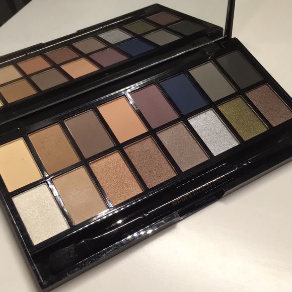 Makeup Revolution Iconic Pro 2 Palette - Picture 4 of 5